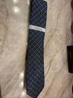 Perry Ellis Navy and White Geometric Tie NWT